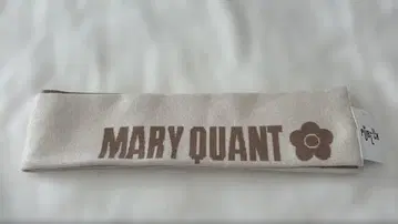 MARY QUANT 마리콴트 자카드 로고 니트 머플러