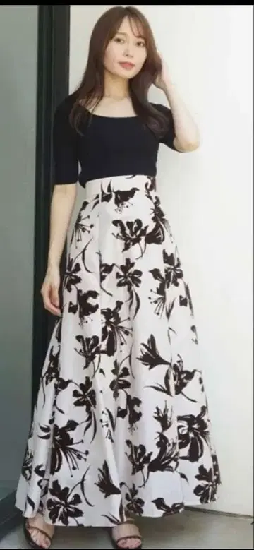 MERCURYDUO 플로키 프린트 플레어 스커트