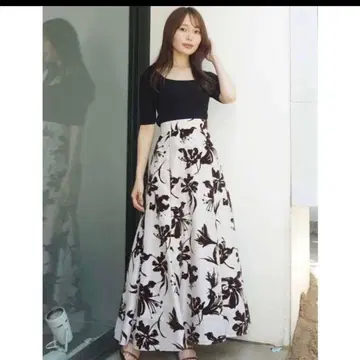 MERCURYDUO 플로키 프린트 플레어 스커트