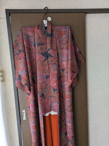 다색 무늬 기모노 스타일 로브