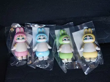 토끼 귀 피규어 4체 세트