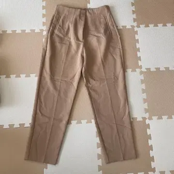 ZARA 베이지 테이퍼드 슬랙스