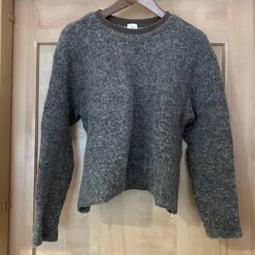 6 roku beauty&youth 브라운 사이드 지퍼 니트 스웨터