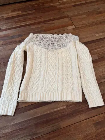 MARS 니트 스웨터 화이트 오간자 비쥬