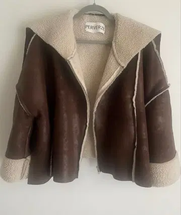 PERVERZE 2way 보아 코트