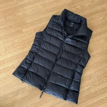 유니클로 울트라 라이트 다운 베스트 M 사이즈