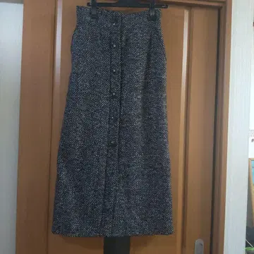 ADAM ET ROPE 트위드 스트레이트 스커트