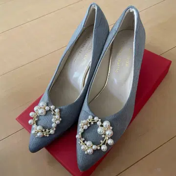 그레이 펄 장식 스틸레토 하이힐