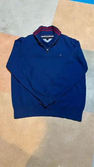TOMMY HILFIGER 네이비 집업 스웨터