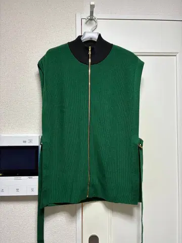 CULLNI 크루니 하이넥 지퍼 업 베스트 드라이버즈 니트