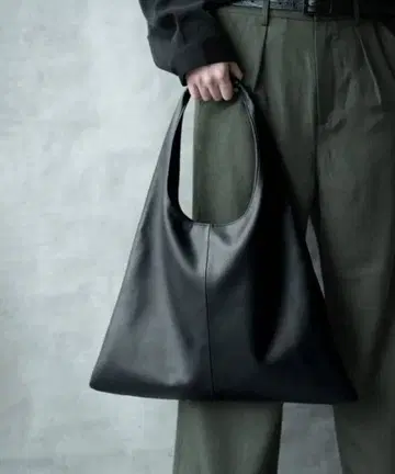 [ HARE ] 쇼퍼 토트백 블랙