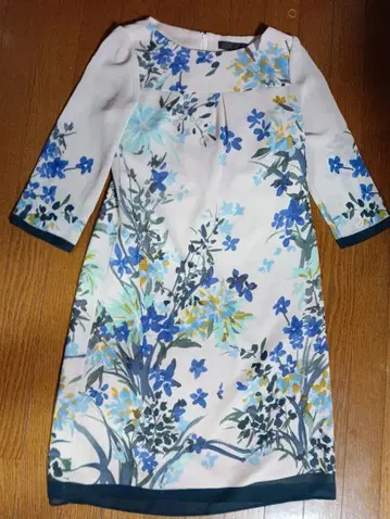 수나우나 꽃무늬 7부 소매 무릎 기장 원피스 새상품급