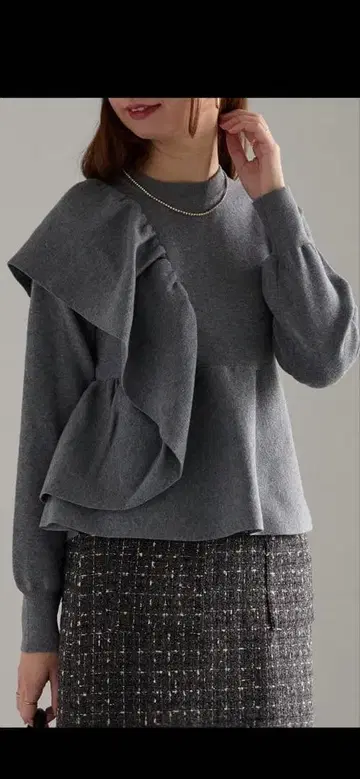 Techichi 비대칭 프릴 니트 그레이