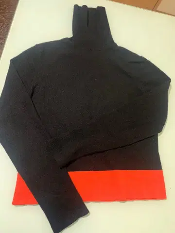 캐시미어 하이넥 니트