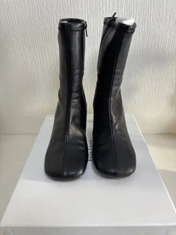 미라 오웬 라운드 토 숏부츠 38 사이즈 블랙