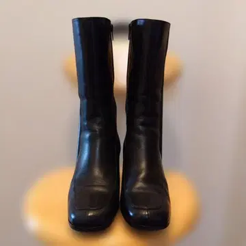 블랙 가죽 지퍼 부츠