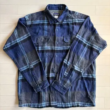 Patagonia 블루 계열 체크 무늬 긴팔 플란넬 셔츠