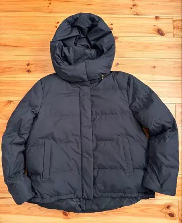 새상품급 오페크 WORLD 후드 부착 다운 자켓