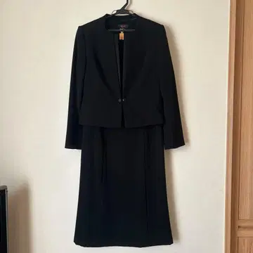 YUKI TORII 블랙 원피스 수트 (자켓 포함) 11호