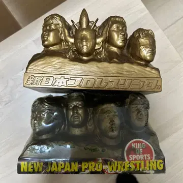 신일본 프로레슬링 헤비급 저금통