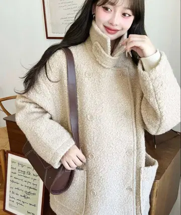 보아 무스탕 코트 M 사이즈 크림색