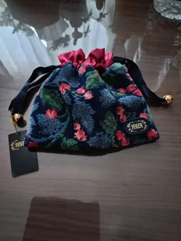 미사용 새상품 레어 FEILER 꽃무늬 페이러 글뤽스베이 라메