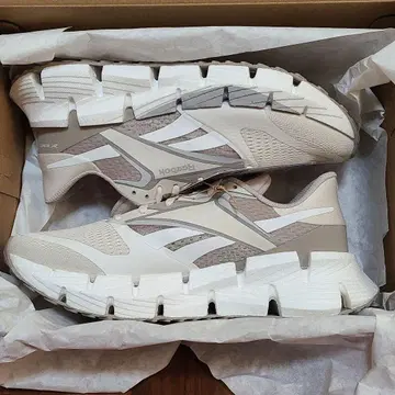 미사용 새상품 Reebok 26 플로트지그 FLOATZIG 신발