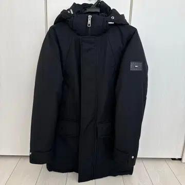 TOMMY HILFIGER 블랙 다운 자켓 S/P 사이즈