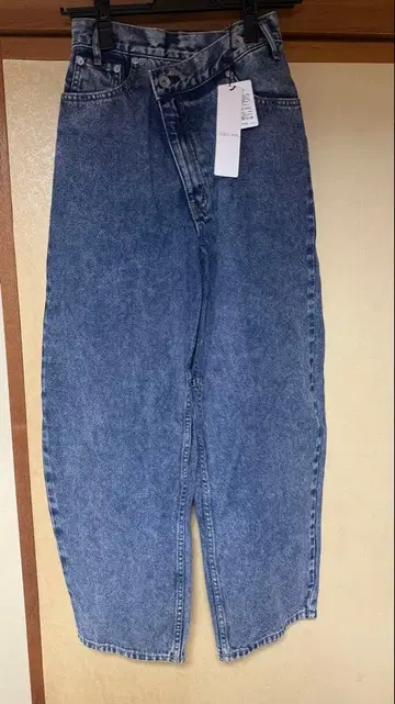 새상품 코코딜 데님 팬츠