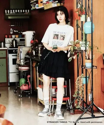 기묘한 이야기 niko and 포스터풍 티셔츠 윌 L