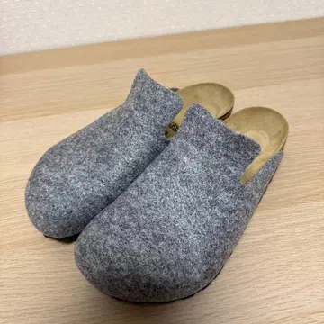 BIRKENSTOCK 그레이 펠트 클로그 샌들