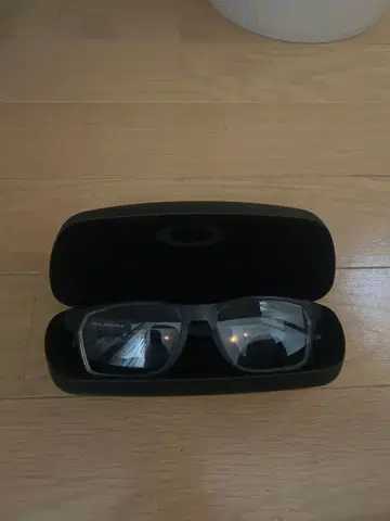 Oakley 안경 클리어 렌즈 케이스 포함