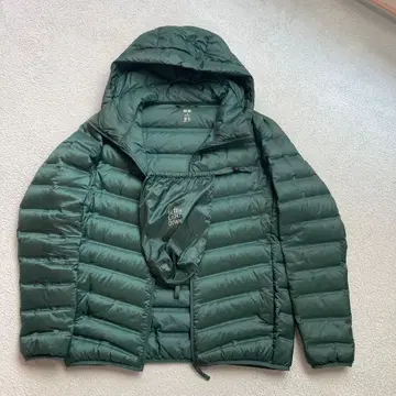 UNIQLO 다크 그린 울트라 라이트 다운 자켓 S
