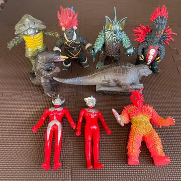 울트라맨 2체 괴수 7체 모음