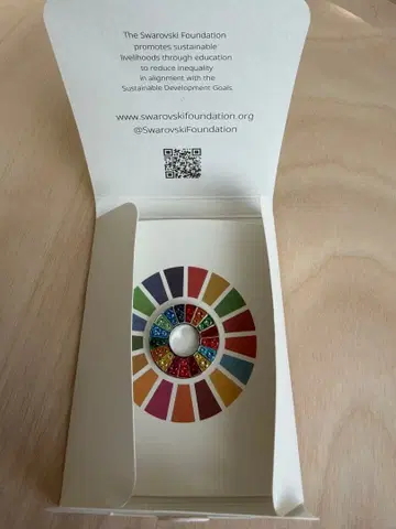 박람회 한정판 유엔관 SDG 스와로브스키 핀 배지 Expo 2025