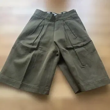 Dickies 올리브 하프 팬츠