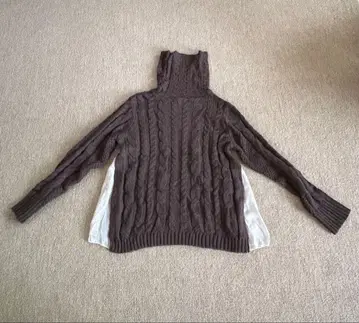 브라운 케이블 짜임 니트 하이넥 긴팔