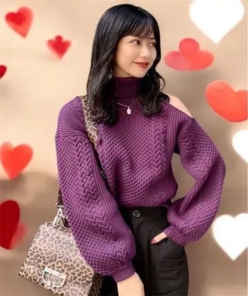 무루아 오픈 숄더 케이블 니트