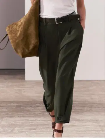 ZARA 올리브 그린 팬츠