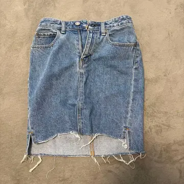 MOUSSY 데님 프린지 헴 타이트 스커트