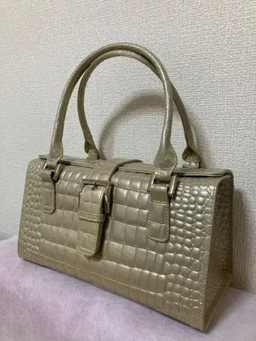 *몬토와* 핸드백 에나멜 미사용 일본제 악어 엠보싱