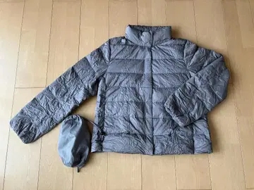 유니클로 울트라 라이트 다운 자켓 M 사이즈