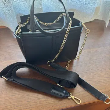 ZARA 블랙 숄더백