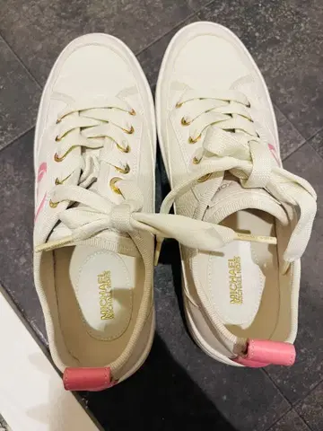 MICHAEL KORS 화이트 핑크 스니커즈 블랙 프라이데이