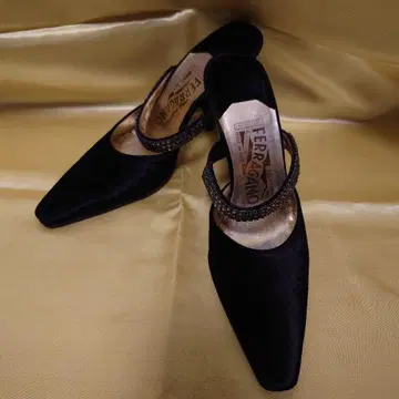 Ferragamo 블랙 스틸레토 펌프스