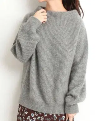 SLOBE IENA 슬로브 이에나 라쿤 캐시미어 혼방 니트 보트넥