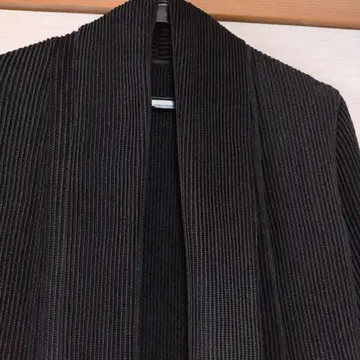 스페치오 샤틀 플리츠 롱 코트 블랙