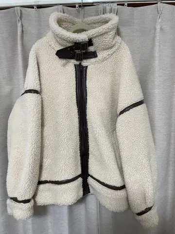 보아 자켓 크림색 오버 사이즈