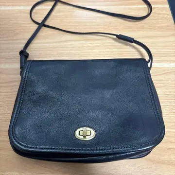 SLOW&CO 블랙 가죽 숄더백