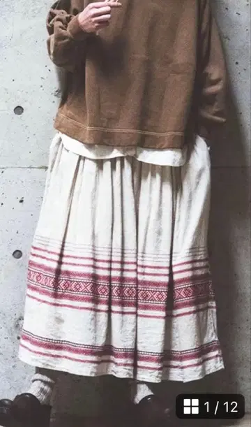 네스트로브 패널 자카드 스커트